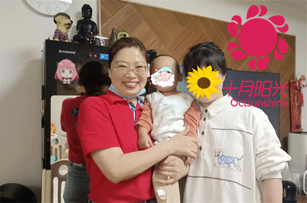 北京育儿嫂公司哪个好？ (图1)