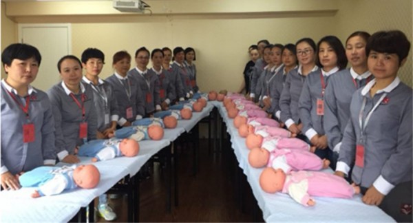 深圳家家母婴月嫂培训的课程都有哪些内容?(图4) 深圳家家母婴月嫂培训的课程都有哪些内容?(图4)