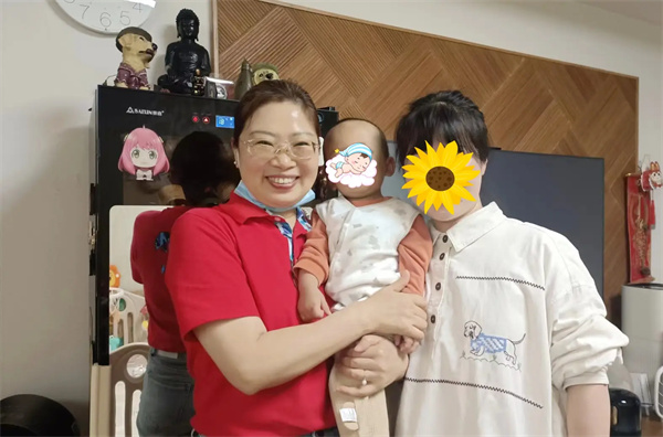 介绍一下爱心到家的育儿嫂服务怎么样吧(图1)