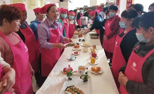选月嫂培训学校看师资:是否有固定讲师团队(图2) 选月嫂培训学校看师资:是否有固定讲师团队(图2)